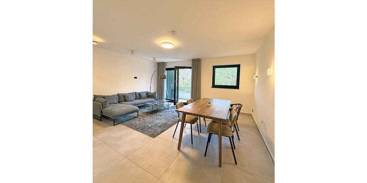 Etagenwohnung Düsseldorf Oberkassel - 2 Zimmer, 82 m&sup2;, 1.650&euro; | Angebot:25916382