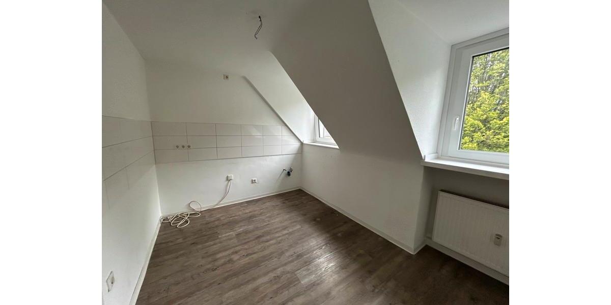 Dachgeschoßwohnung Essen Stadtbezirk VI - 3 Zimmer, 72 m&sup2;, 548&euro; | Angebot:26275256