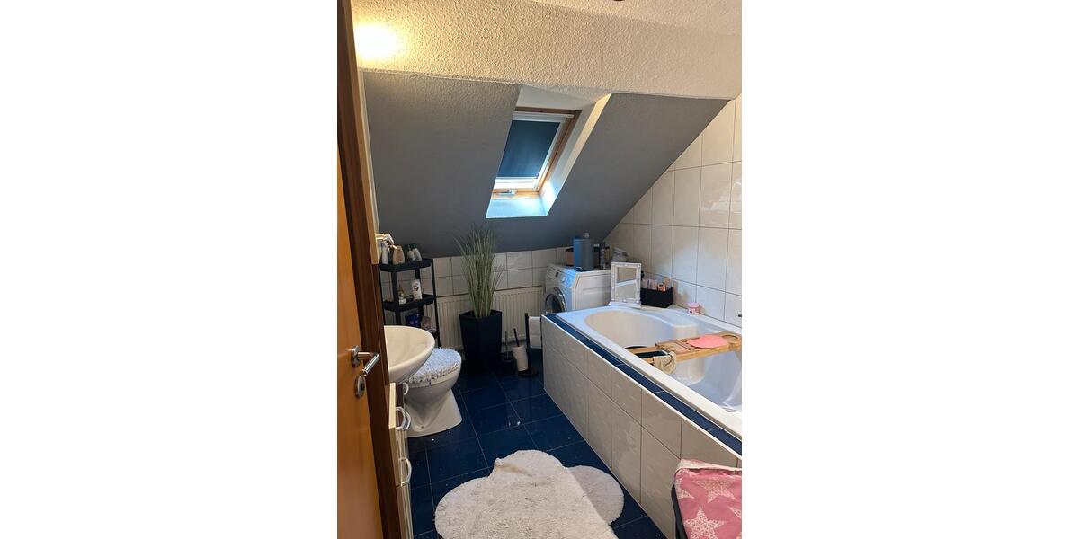 Dachgeschoßwohnung Duisburg Hamborn - 2 Zimmer, 70 m&sup2;, 690&euro; | Angebot:27566246