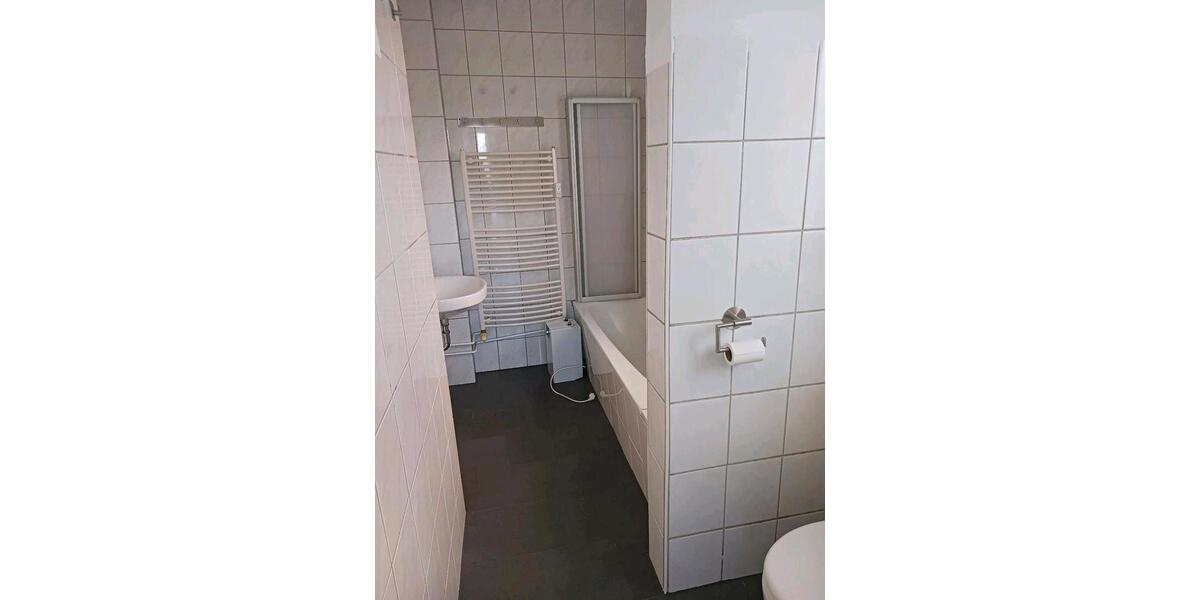 Erdgeschoßwohnung Solingen Ohligs - 4 Zimmer, 85 m&sup2;, 720&euro; | Angebot:25926355