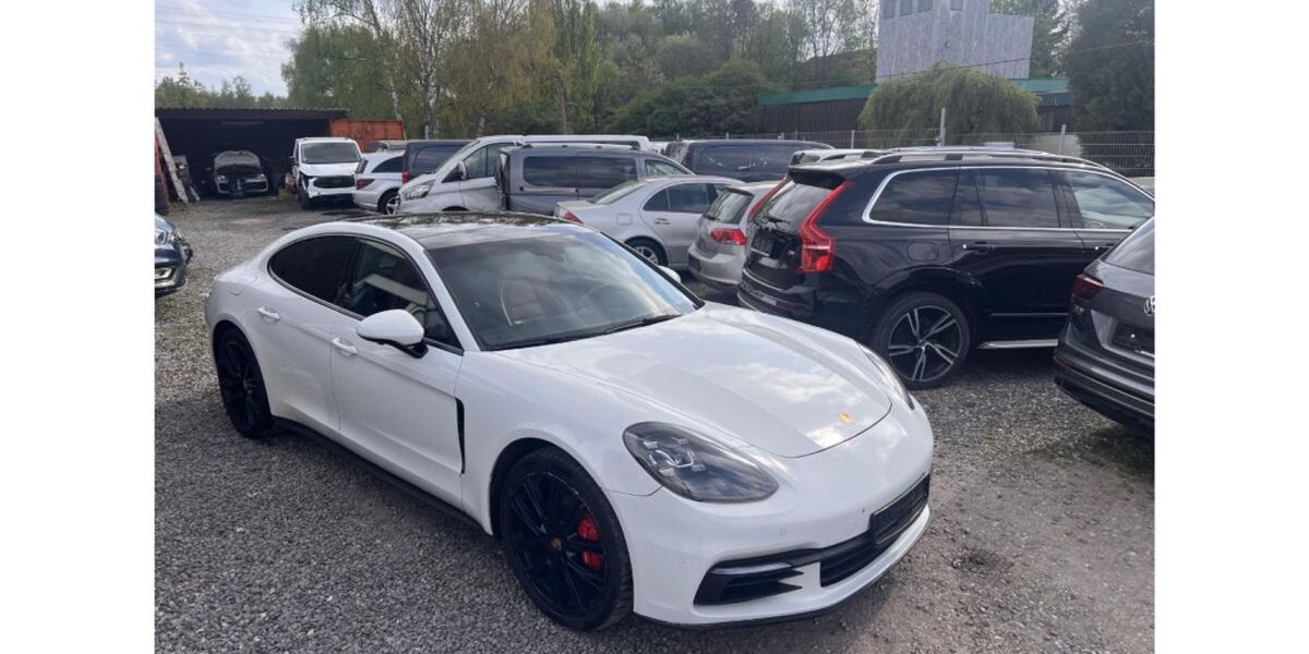 Porsche Panamera 202.000 km 44.499 &euro; Gelsenkirchen 45886