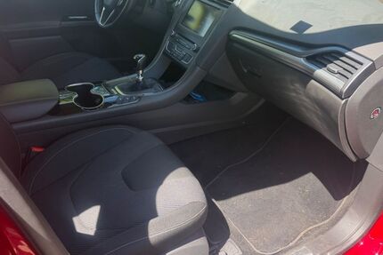 Ford Mondeo 57.000 km 9.890 &euro; wuppertal 42279