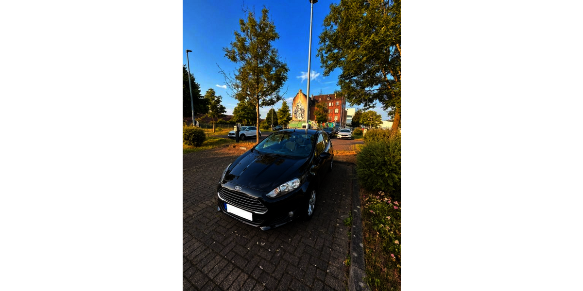 Ford Fiesta 88.700 km 5.500 &euro; Düsseldorf 40233