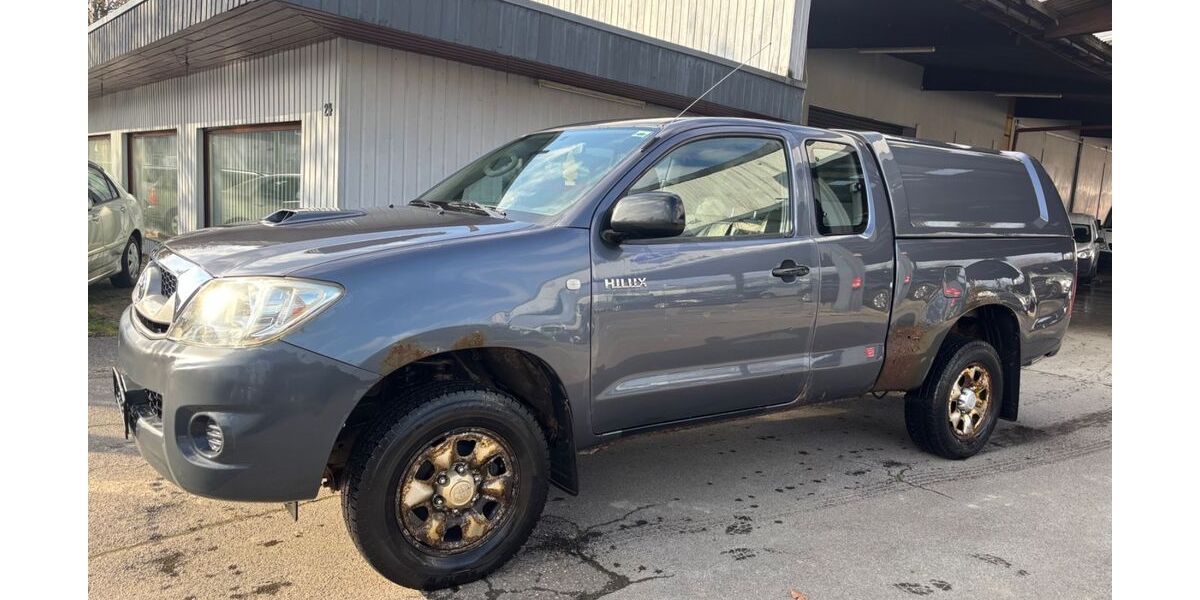 Toyota Hilux 312.000 km 8.290 &euro; Essen 45356