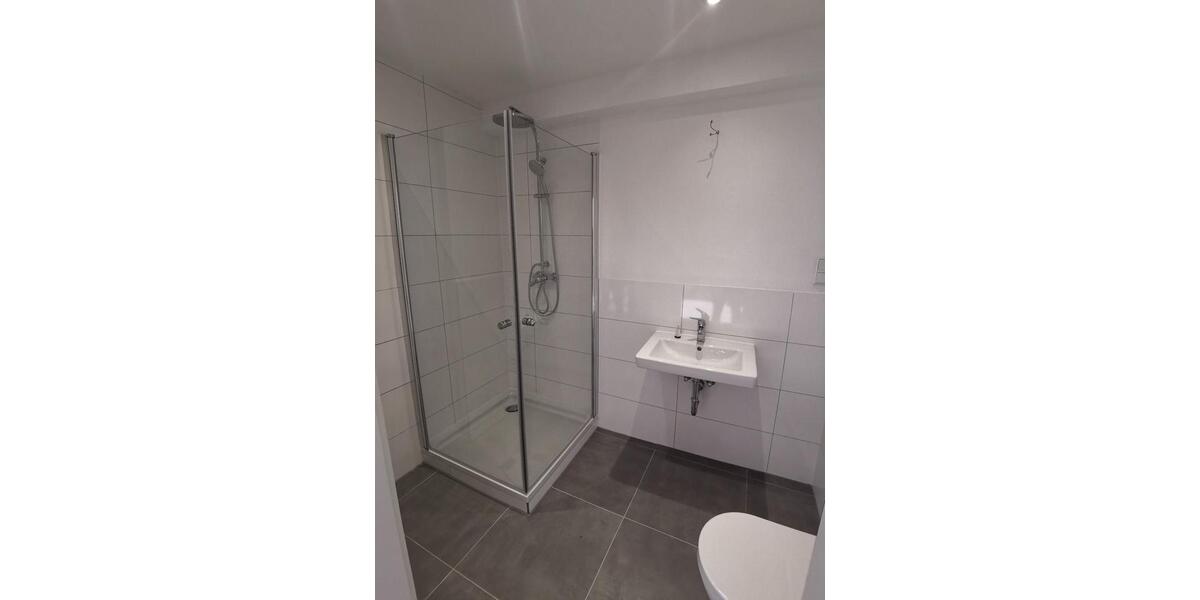 Erdgeschoßwohnung Hilden - 6 Zimmer, 155 m&sup2;, 2.050&euro; | Angebot:25793393