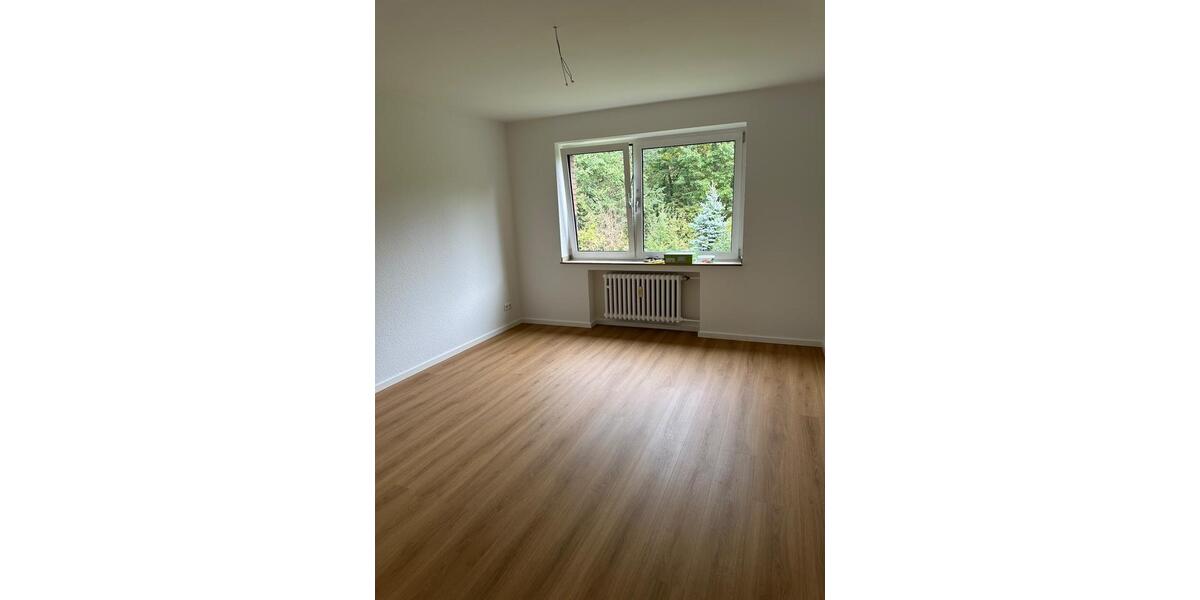 Etagenwohnung Düsseldorf Heerdt - 3 Zimmer, 70 m&sup2;, 1.200&euro; | Angebot:27577143