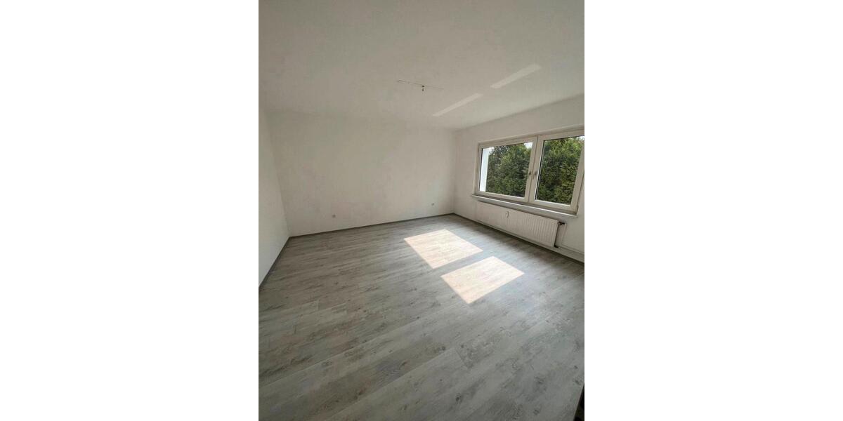 Dachgeschoßwohnung Duisburg Rheinhausen - 2.5 Zimmer, 56 m&sup2;, 690&euro; | Angebot:25173112