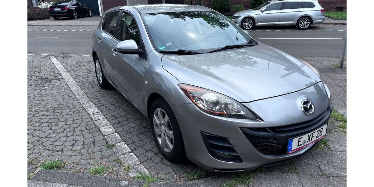 Mazda 3 92.000 km 5.800 &euro; Essen 45329