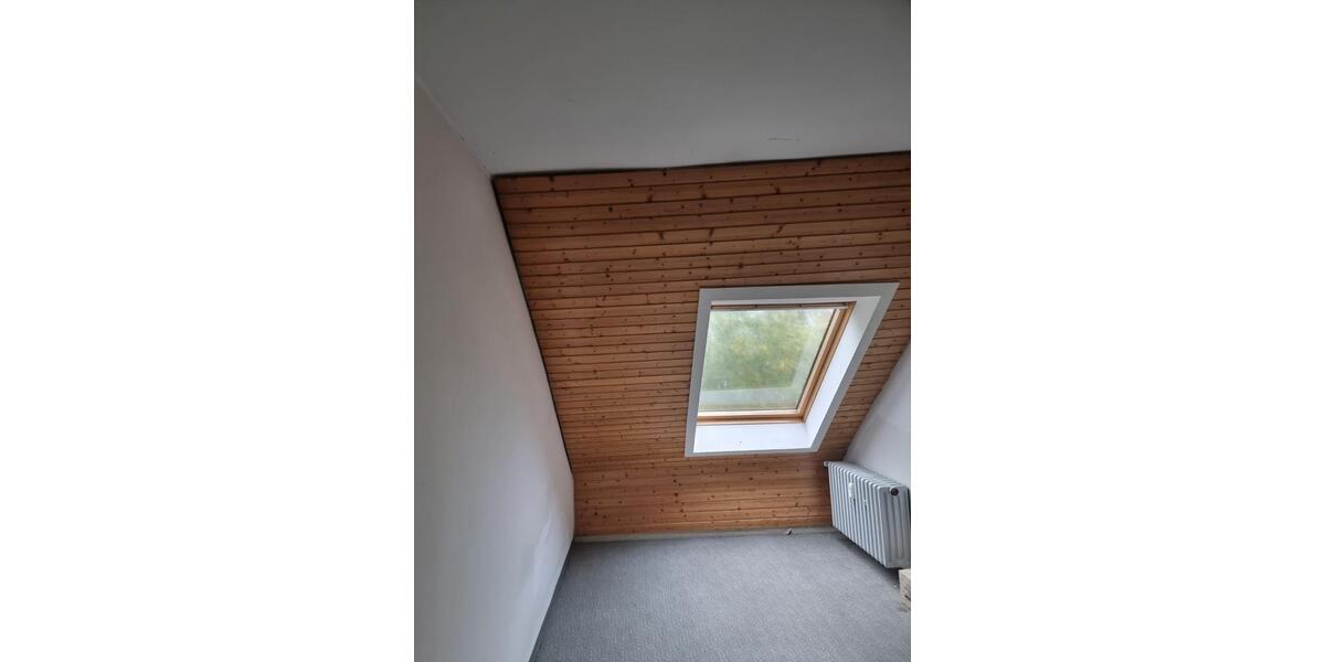 Dachgeschoßwohnung Gelsenkirchen Ückendorf - 3 Zimmer, 75 m&sup2;, 450&euro; | Angebot:27566381