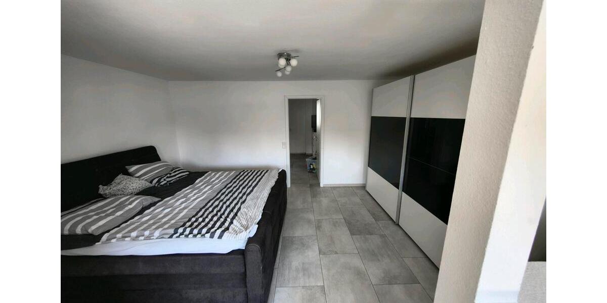 Erdgeschoßwohnung Wuppertal Unterbarmen - 3 Zimmer, 90 m&sup2;, 1.350&euro; | Angebot:27536410
