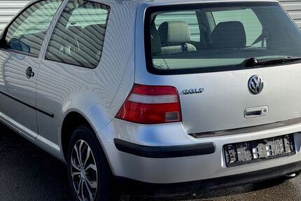 VW Golf 91.150 km 4.990 &euro; Solingen 42719