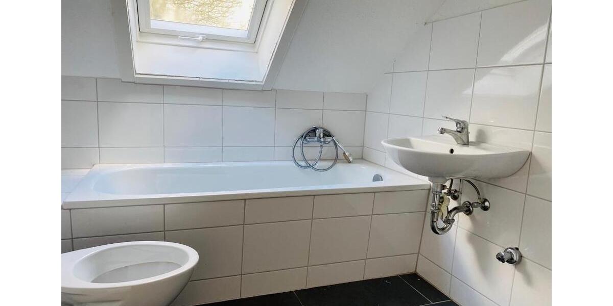 Dachgeschoßwohnung Wuppertal Gemarkung Elberfeld - 3 Zimmer, 55 m&sup2;, 509&euro; | Angebot:25807042