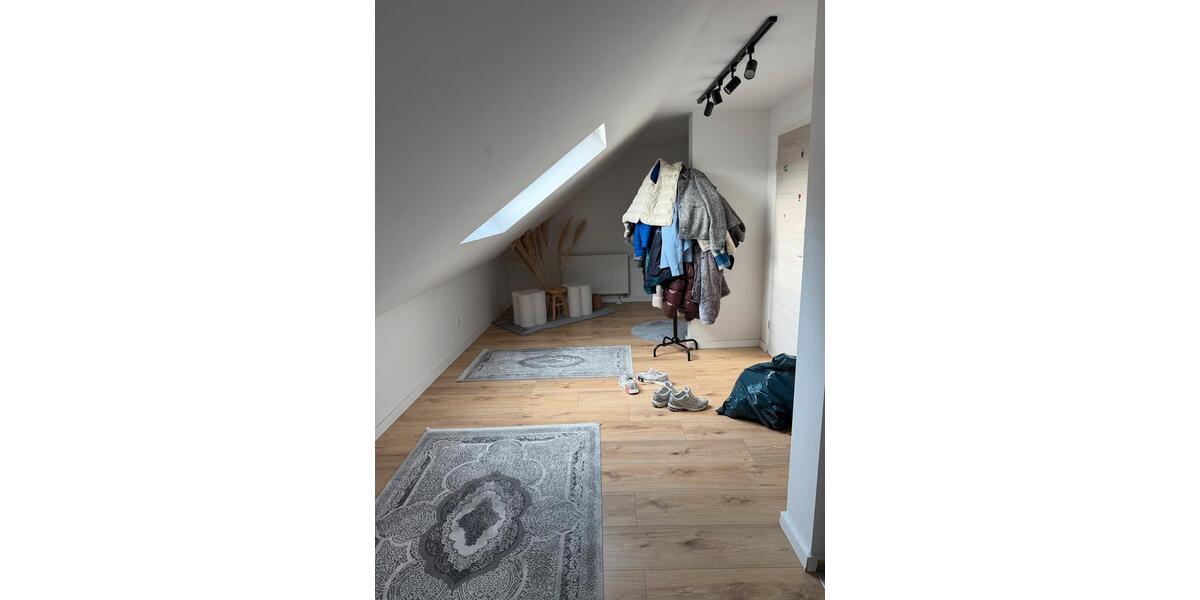 Dachgeschoßwohnung Gelsenkirchen Rotthausen - 3.5 Zimmer, 78 m&sup2;, 810&euro; | Angebot:25046374