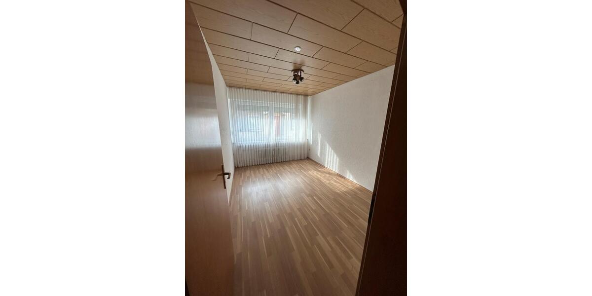 Etagenwohnung Bochum Bochum-Mitte - 3 Zimmer, 100 m&sup2;, 800&euro; | Angebot:26045502