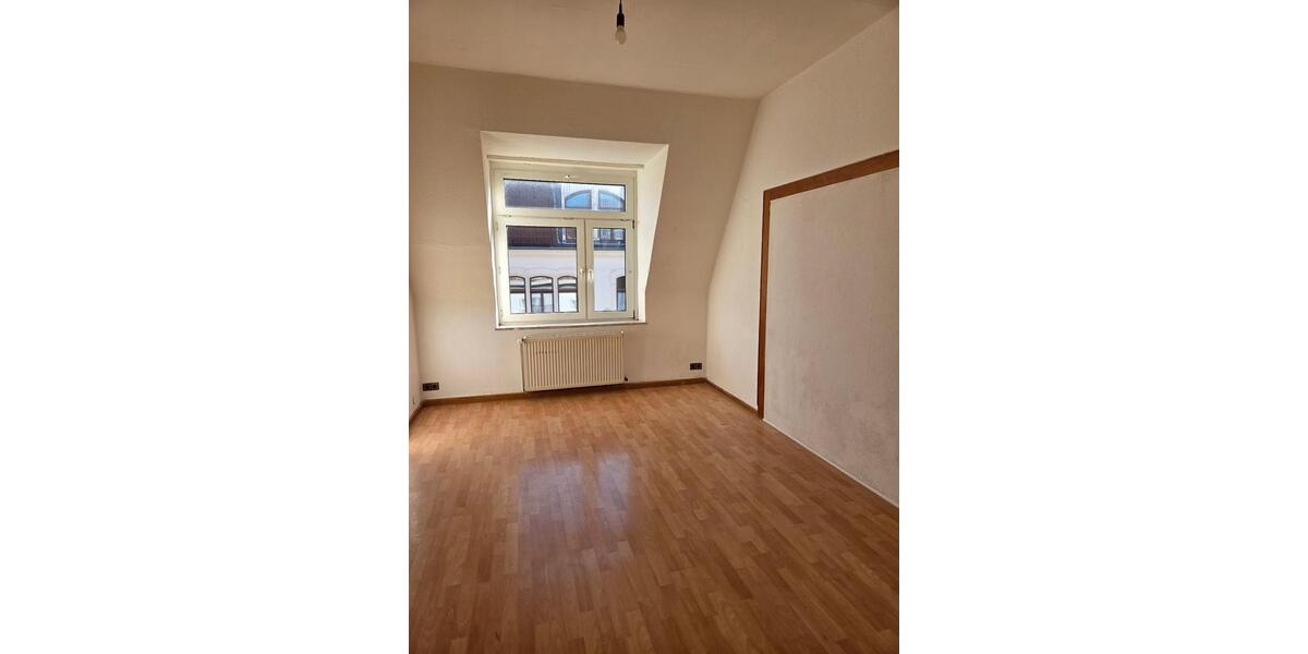 Dachgeschoßwohnung Wuppertal Gemarkung Barmen - 4 Zimmer, 90 m&sup2;, 625&euro; | Angebot:25963687