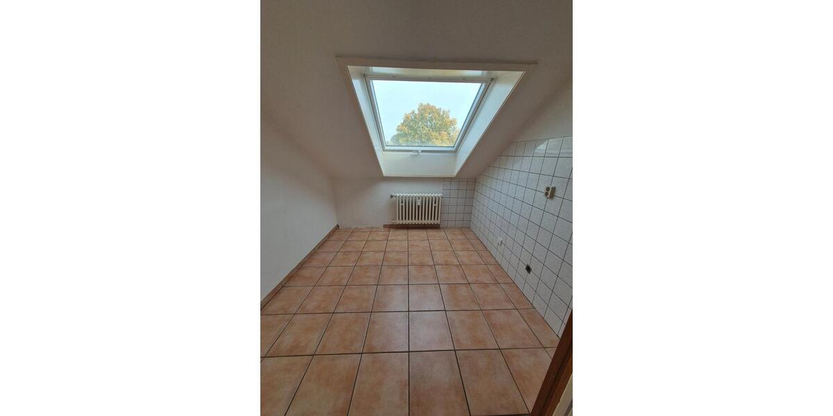 Dachgeschoßwohnung Duisburg Rheinhausen - 2 Zimmer, 64 m&sup2;, 450&euro; | Angebot:27585770