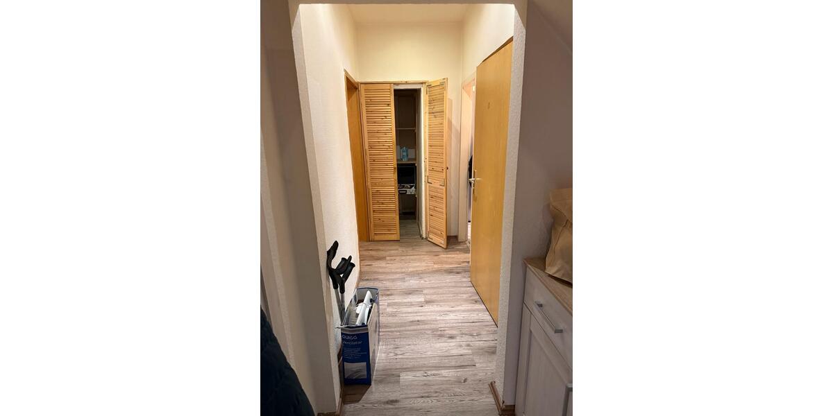 Etagenwohnung Wuppertal Barmen - 4 Zimmer, 88 m&sup2;, 700&euro; | Angebot:25959309