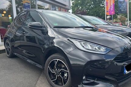 Toyota Yaris 2.535 km 22.700 &euro; Gelsenkirchen 45891