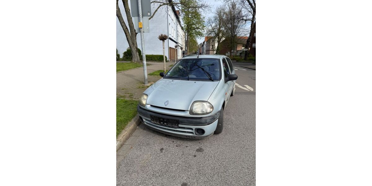 Renault Clio 195.462 km 750 &euro; Gelsenkirchen 45884