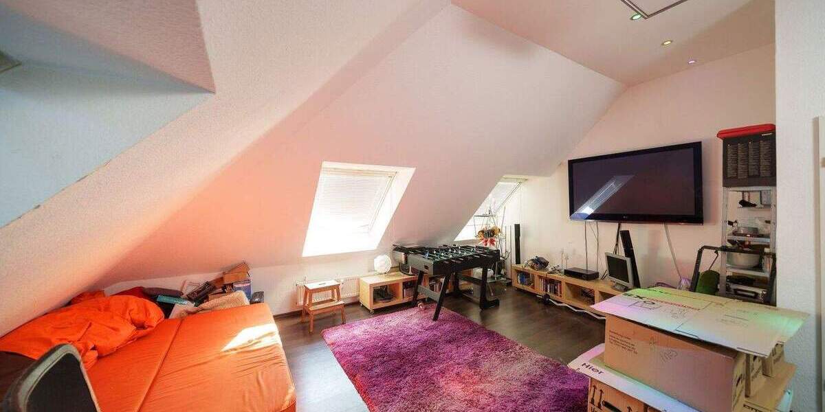 Etagenwohnung Bochum Dahlhausen - 8 Zimmer, 220 m&sup2;, 399.500&euro; | Angebot:25721357