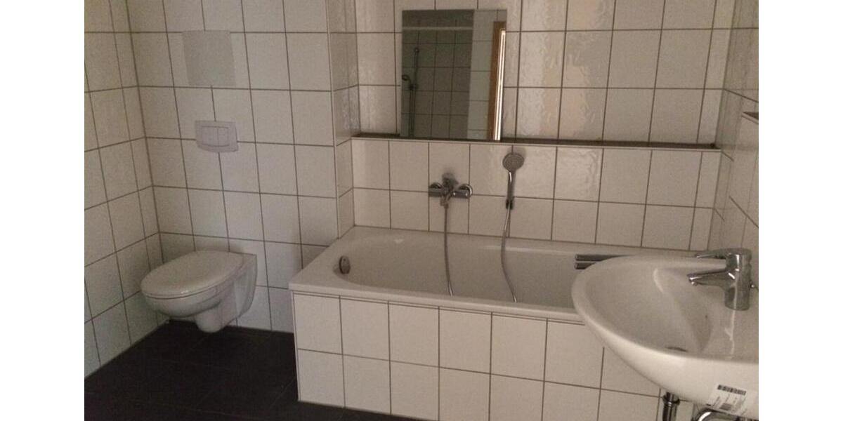 Erdgeschoßwohnung Ratingen - 3.5 Zimmer, 82 m&sup2;, 987&euro; | Angebot:25968620