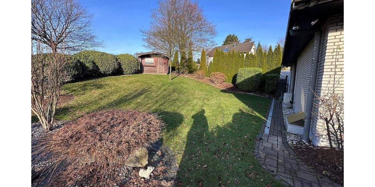 Bungalow Solingen Gräfrath - 6 Zimmer, 236 m&sup2;, 675.000&euro; | Angebot:25755949