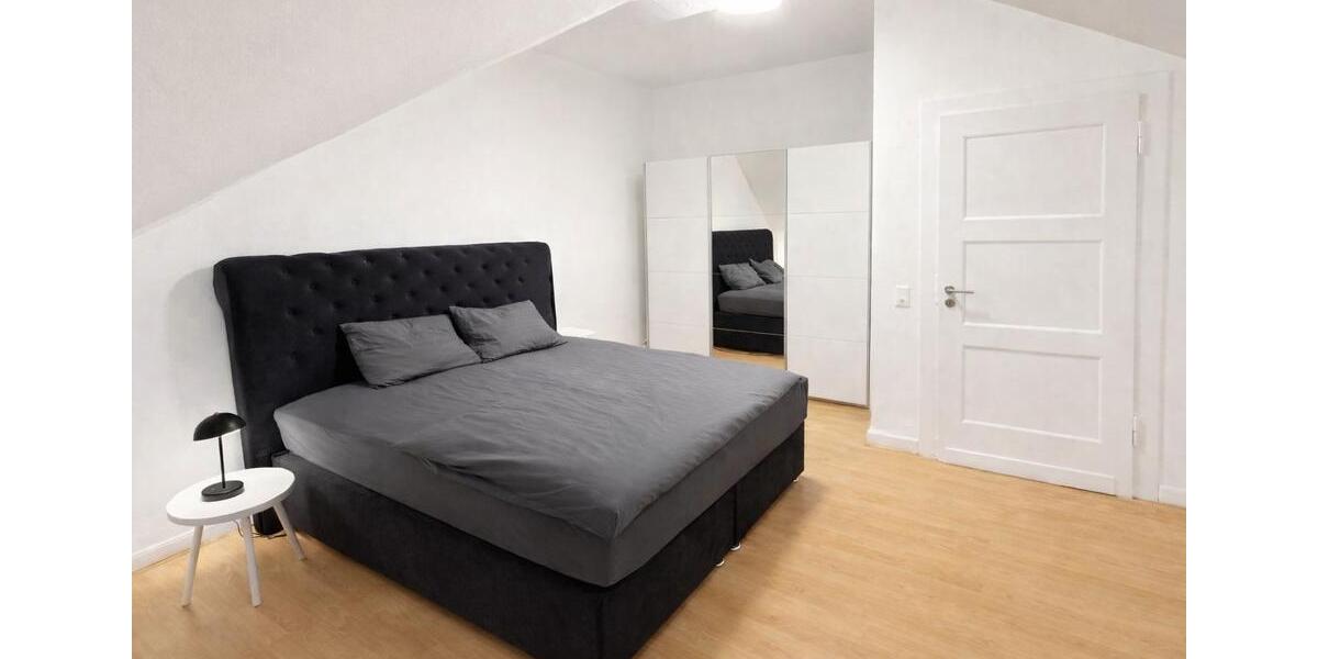 Dachgeschoßwohnung Düsseldorf Heerdt - 2 Zimmer, 72 m&sup2;, 1.150&euro; | Angebot:25118604