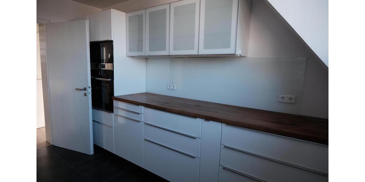 Dachgeschoßwohnung Duisburg Hochheide - 4 Zimmer, 120 m&sup2;, 1.150&euro; | Angebot:25640742