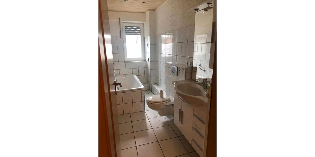 Etagenwohnung Duisburg Hochheide - 3 Zimmer, 75 m&sup2;, 900&euro; | Angebot:26039385