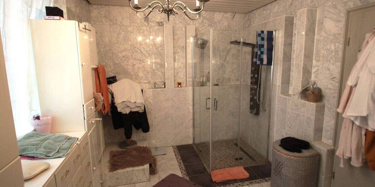 Mehrfamilienhaus, Wohnhaus Düsseldorf Hubbelrath - 7 Zimmer, 237 m&sup2;, 870.000&euro; | Angebot:25727994