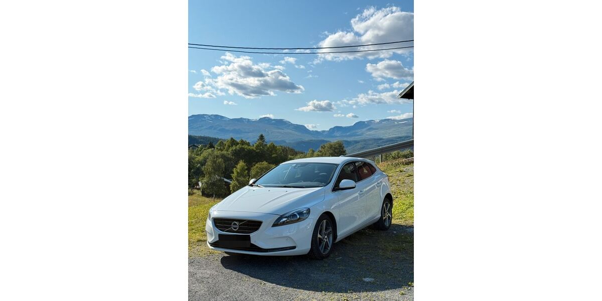 Volvo V40 101.385 km 11.300 &euro; Duisburg 47058