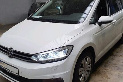 VW Touran 64.927 km 28.950 &euro; Hilden 40721