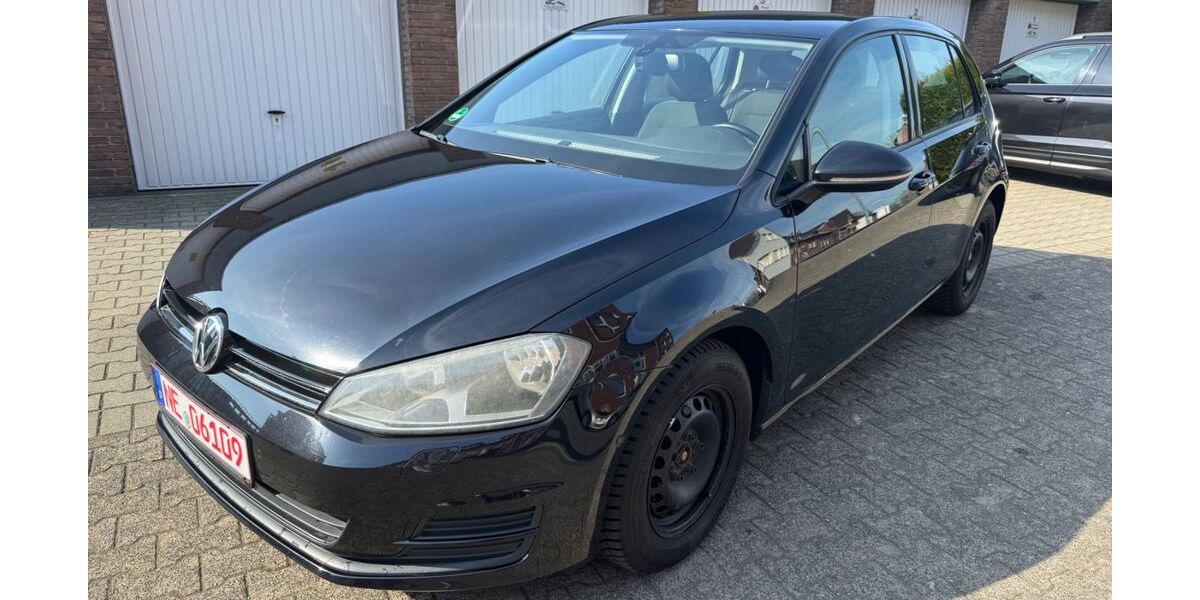 VW Golf 121.000 km 9.990 &euro; Neuss 41462