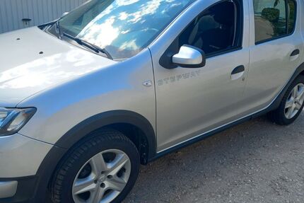 Dacia Sandero 76.000 km 5.900 &euro; Essen 45134