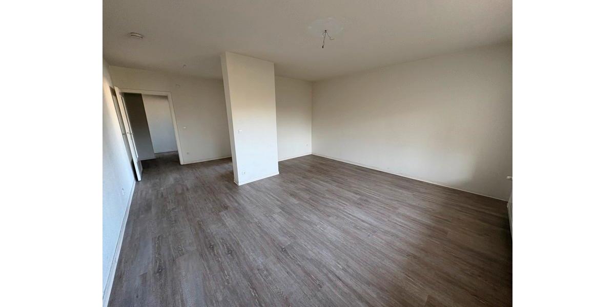 Erdgeschoßwohnung Essen Stadtbezirk VI - 1.5 Zimmer, 43 m&sup2;, 437&euro; | Angebot:25720424