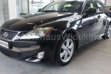 Lexus IS 220d 271.000 km 2.490 &euro; Wuppertal 42289
