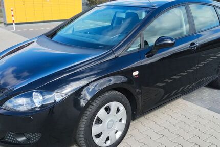 Seat Leon 230.000 km 2.350 &euro; Solingen 42651
