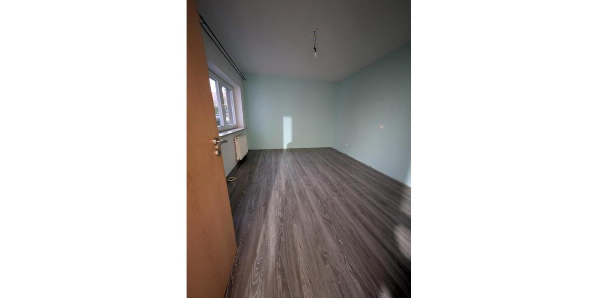 Erdgeschoßwohnung Gelsenkirchen Rotthausen - 3.5 Zimmer, 87 m&sup2;, 753&euro; | Angebot:25995527