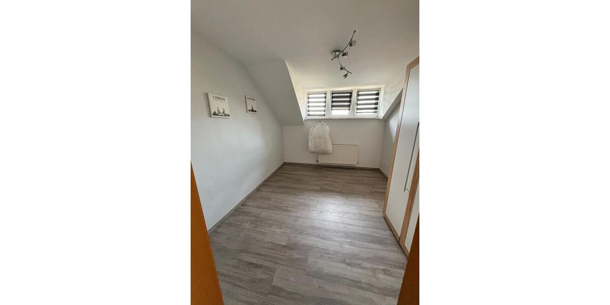 Dachgeschoßwohnung Hagen Hagen-Nord - 5 Zimmer, 120 m&sup2;, 850&euro; | Angebot:25146288