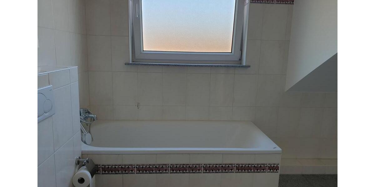Dachgeschoßwohnung Langenfeld (Rheinland) - 3 Zimmer, 85 m&sup2;, 289.000&euro; | Angebot:27514302