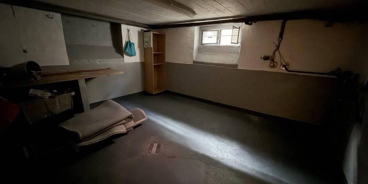 Mehrfamilienhaus, Wohnhaus Essen Stoppenberg - 9 Zimmer, 221 m&sup2;, 299.000&euro; | Angebot:25897495