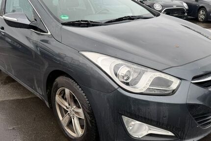 Hyundai i40 202.219 km 2.650 &euro; wuppertal 42285