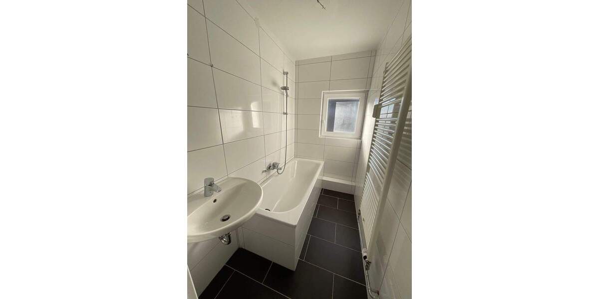 Etagenwohnung Radevormwald Innenstadt - 3 Zimmer, 71 m&sup2;, 639&euro; | Angebot:25739983