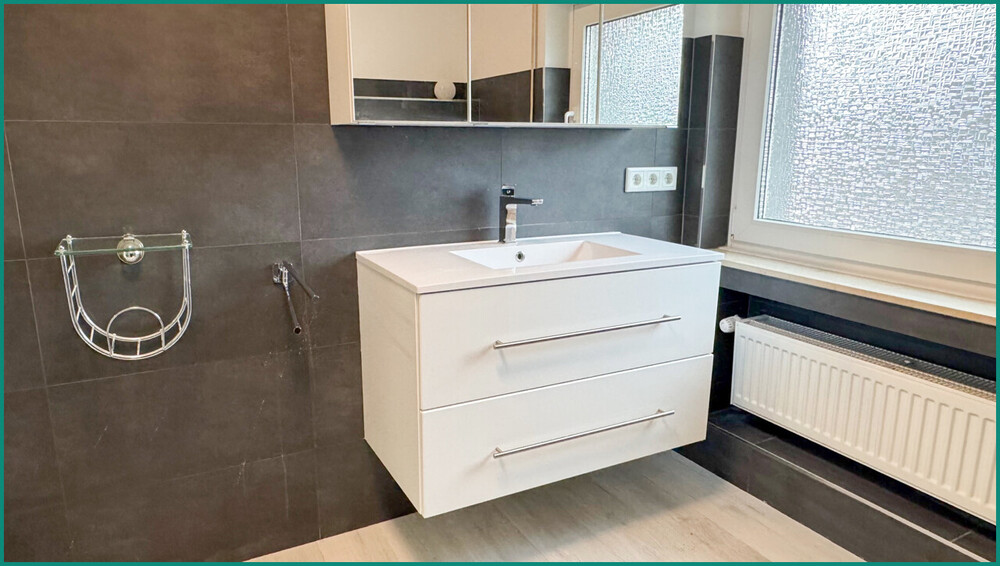 ERSTBEZUG NACH MODERNISIERUNG: HELLE 3-ZIMMER-WOHNUNG IM 2-FAM.-HAUS IN GUTER WOHNLAGE VON RADEVORMWALD - Dachgeschoßwohnung Radevormwald | Angebot:27070197