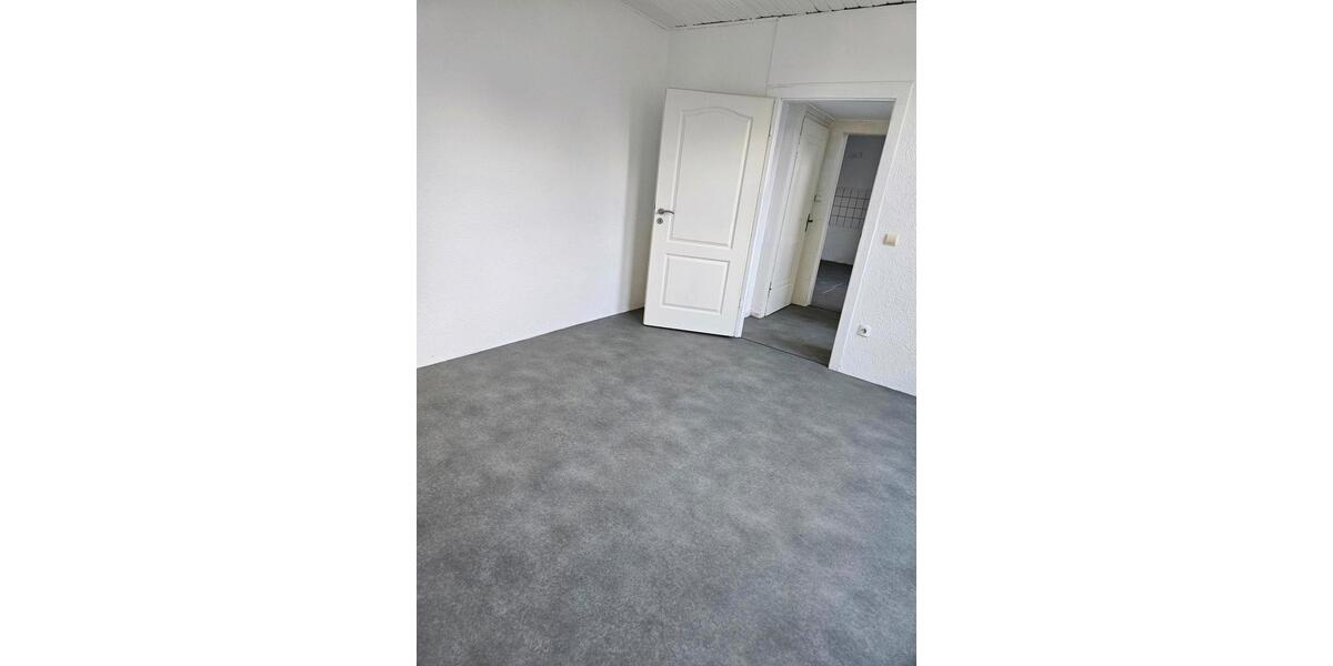 Hochparterre Solingen Central - 2 Zimmer, 55 m&sup2;, 490&euro; | Angebot:27545691