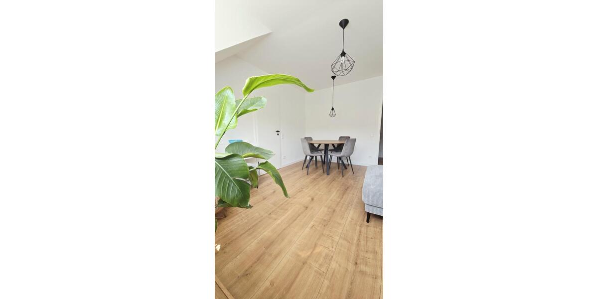 Dachgeschoßwohnung Düsseldorf Stadtbezirk 3 - 3 Zimmer, 63 m&sup2;, 1.690&euro; | Angebot:27545612