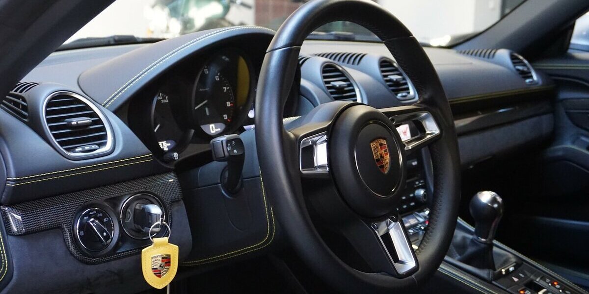 Porsche Boxster Spyder PCCB 918 PDLS+ Approved Bose 7.890 km 118.900 &euro; Wuppertal 42327