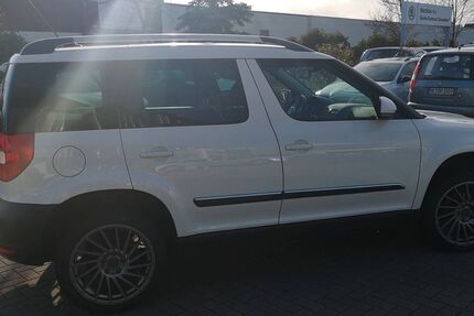 Skoda Yeti 74.000 km 12.800 &euro; Düsseldorf 40625