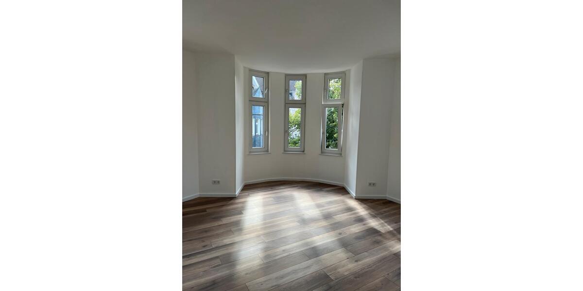 Etagenwohnung Remscheid Gemarkung Bergisch Born - 4 Zimmer, 135 m&sup2;, 1.700&euro; | Angebot:27536393