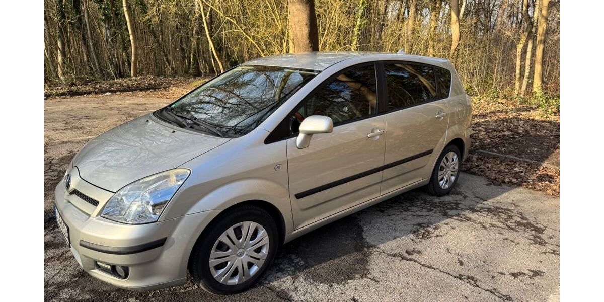 Toyota Corolla Verso 156.000 km 5.500 &euro; Solingen 42653